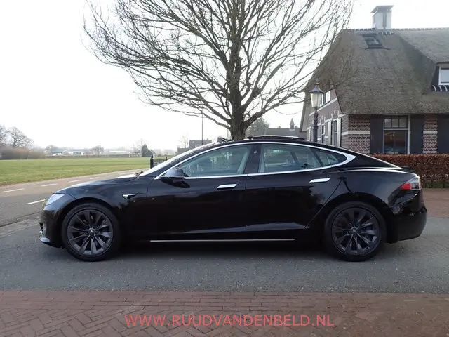 Tesla Model S 75D 89%SOH AUTOPILOT / MCU2 / CCS / LUCHTVERING / SCHUIFDAK