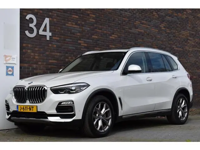 BMW X5 xDrive30d PANO HEAD UP NAVI LEDER LED