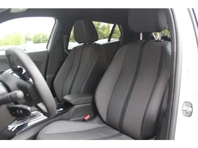 Peugeot 2008 1.2 100PK ALLURE PACK | NAVIGATIE 10" TOUCHSCREEN| ACHTERUITRIJ CAMERA | 3-D INSTRUMENT...