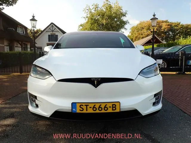 Tesla Model X 100D 88%SOH / MCU2 / CCS / ENHANCED-AUTOPILOT / 22'' / CARBON / TREKHAAK