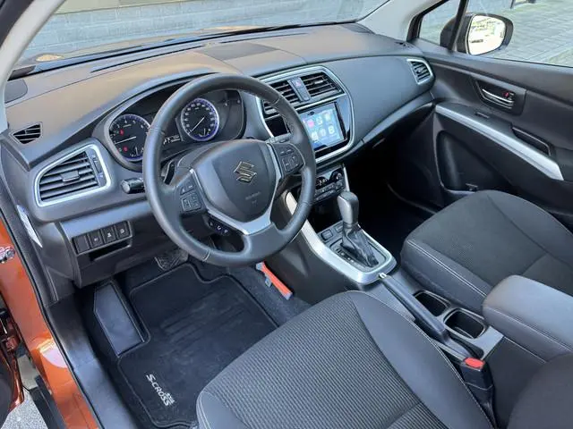 Suzuki S-Cross