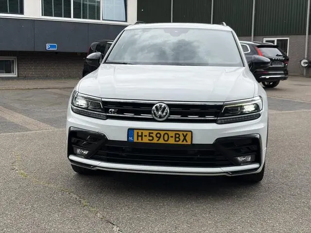 Volkswagen Tiguan 1.5 TSI ACT Highline Business R VAN: 30.900,- VOOR: 27.877,- UW WKVOORDEEL: 3.023,...