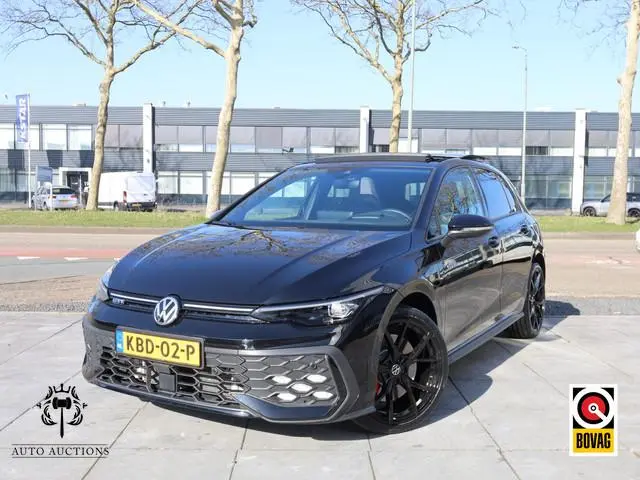 Volkswagen Golf GTE 1.5 272PK | Panodak | Head-up | 19" | Keyless | Camera | IQ Light Matrix | Stoel...