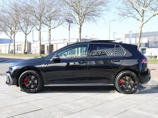 Volkswagen Golf GTE 1.5 272PK | Panodak | Head-up | 19" | Keyless | Camera | IQ Light Matrix | Stoel...