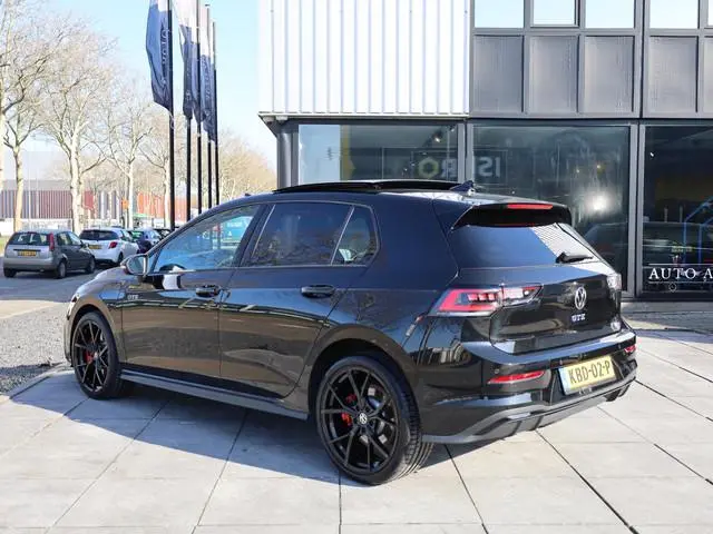 Volkswagen Golf GTE 1.5 272PK | Panodak | Head-up | 19" | Keyless | Camera | IQ Light Matrix | Stoel...
