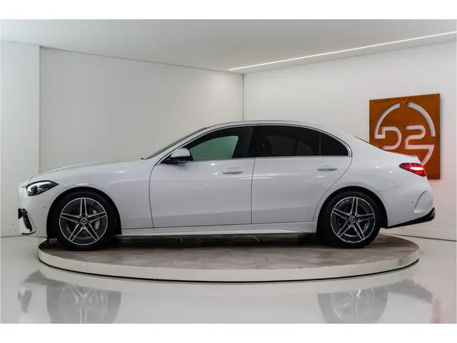 Mercedes-Benz C-klasse 180 AMG Line 170PK | Sfeer | Carplay | Leder | Stoelverw. | 12 MND Garantie