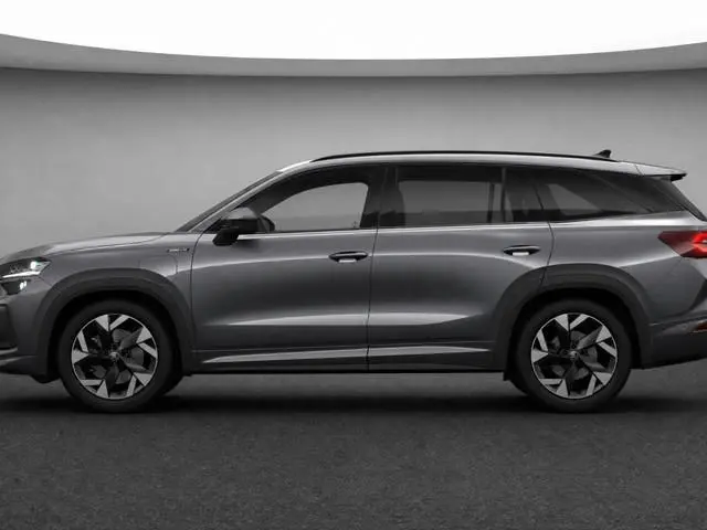 Škoda Kodiaq Sportline Limited PHEV 204 PK SUV | Panorama dak | Trekhaak uitklapbaar | 2.000,- inrui...