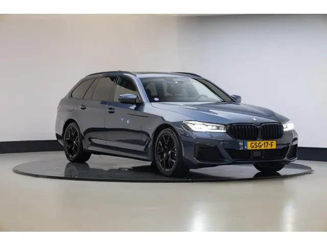 BMW 5-serie Touring 530e xDrive High Executive | M-Sport | Co-Pilot | Panorama dak | Trekhaak | H&K...