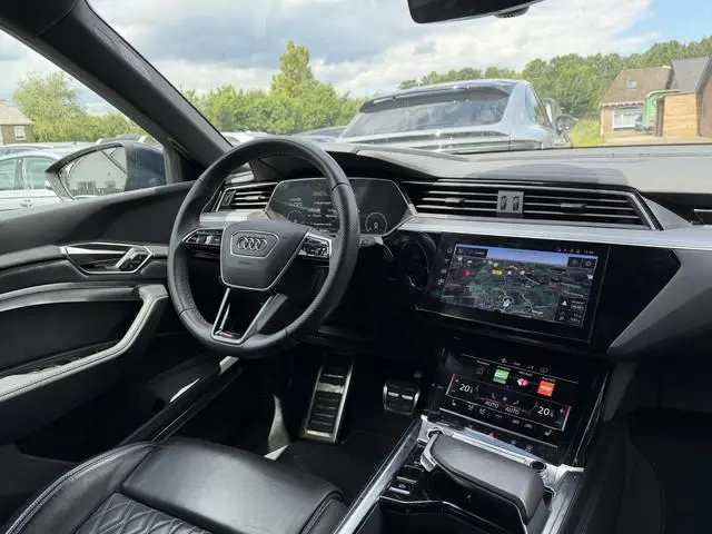 Audi Q8 e-tron