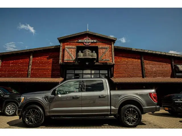 Ford F-150 XLT 5.0 v8