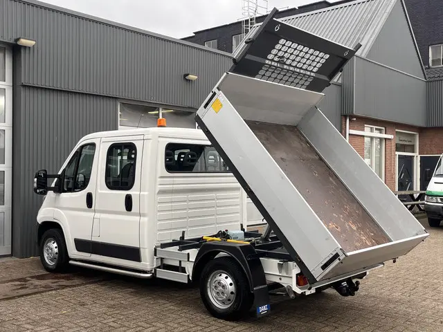 Citroën Jumper 35 2.0 BlueHDi DC Euro 6 Kipper Kieper Trekhaak 2500 kg trekgewicht 7-Persoons Telefoonverbinding 1e eigenaar open laadbak Pick-up P-up