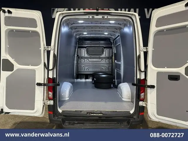 Volkswagen Crafter 2.0 TDI 141pk L3H3 (L2H2) Euro6 Airco | Massagestoel | Camera | Apple Carplay | C...