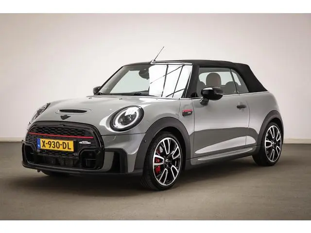 MINI Cabrio 2.0 John Cooper Works JCW Pack | DRIVING ASSISTANT PLUS / CONNECTED NAVIGATION PLUS / CO...