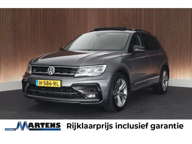 Volkswagen Tiguan 1.5 TSI 150pk DSG Highline Business R Trekhaak Panoramadak Camera Stoelverwarming...