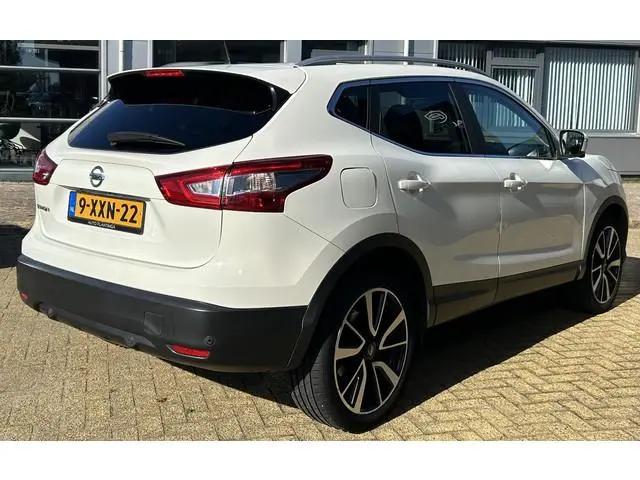 Nissan Qashqai 1.2 Tekna 116PK | 1e Eigenaar | NL AUTO | NAP | Onderhoudshistorie | 360 Camera | PAN...