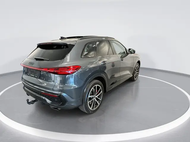 Audi Q5 2.0 TFSI 367pk S-tronic e-hybrid Quattro S edition · Panoramadak · Wegklapbare Trekhaak · 36...