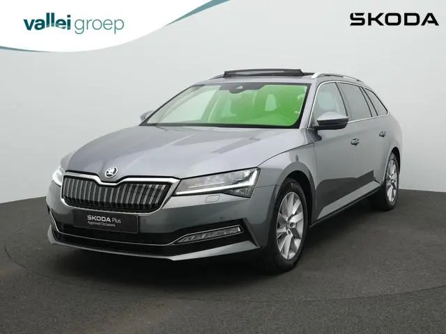 Skoda Superb 1.4 TSI 218 pk iV Style | Panoramadak | Trekhaak | Navigatie Columbus | Geheugenstoel |...
