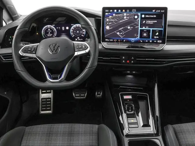 Volkswagen Golf 1.5 eHybrid 272pk DSG GTE · Panoramadak · Camera · Head-Up Display · ACC · Matrix LE...