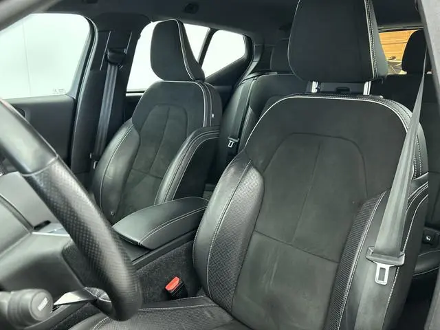 Volvo XC40 Recharge 78kWh R-Design / SOH 91% / Pdc.+Camera / 1/2 Leder / Stoel-Stuurverwarming / Nav...
