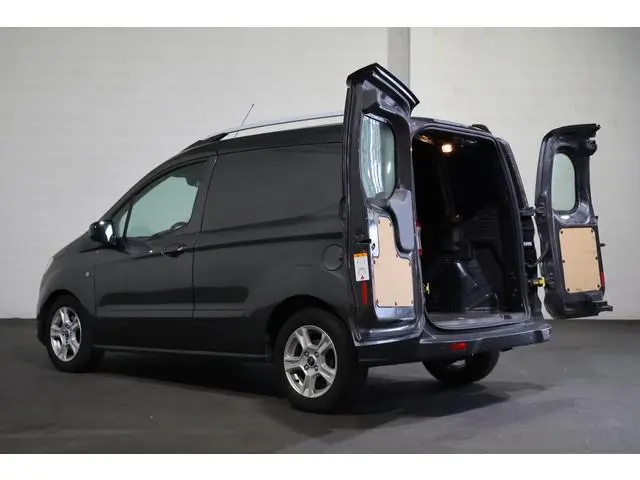 Ford Transit Courier