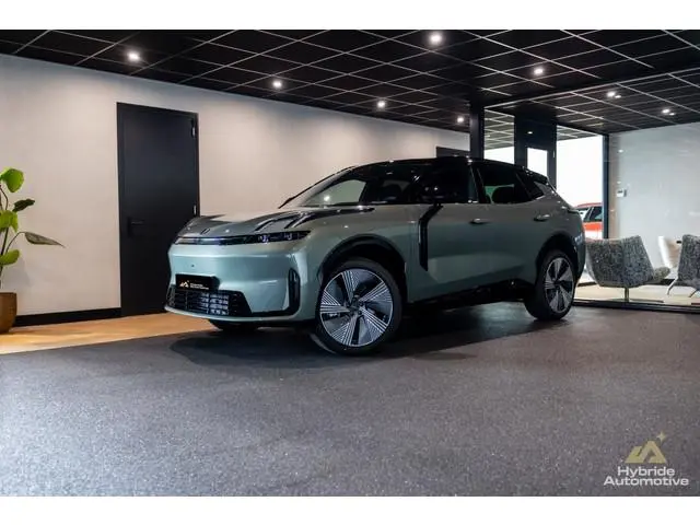 Lynk & Co 08 1.5 More | Pano | 360 | Memory |