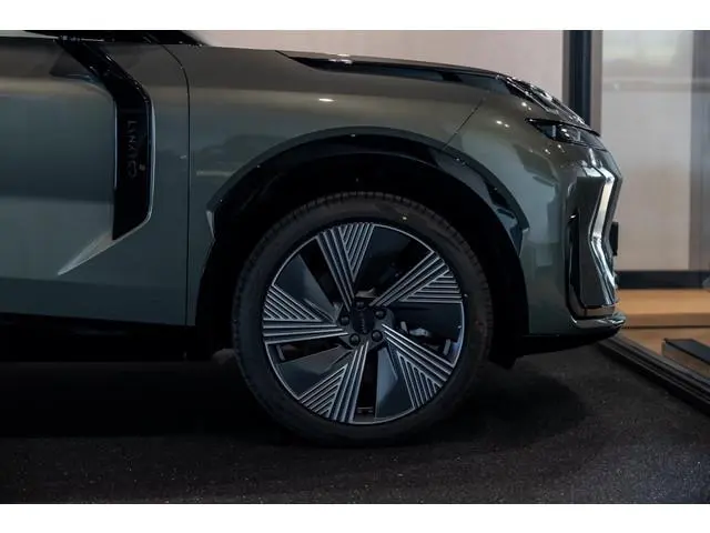 Lynk & Co 08