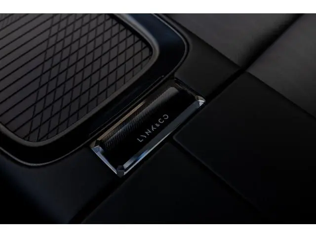 Lynk & Co 08