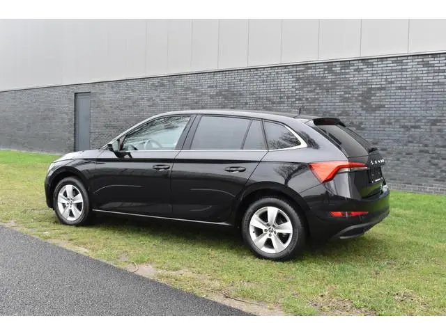 ŠKODA Scala 1.0 TSI Ambition Automaat Carplay Navigatie Front/lane assist Stoelverwarming Parkeer se...