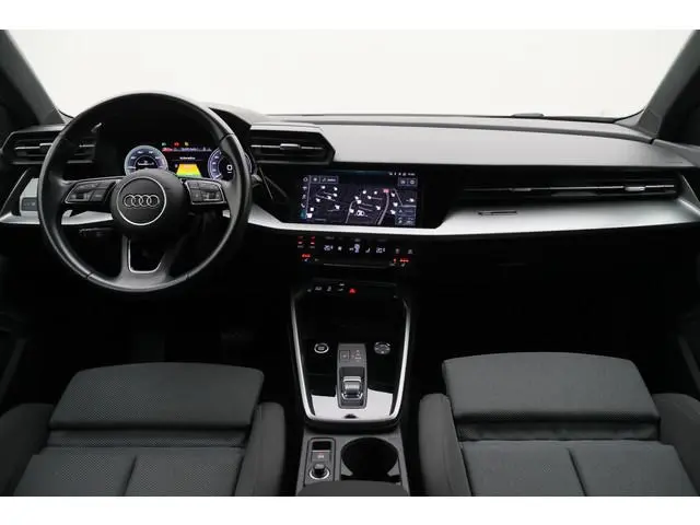 Audi A3 Sportback 40 TFSI e Business edition Virtual Cockpit, Cruise, Trekhaak, Sportstoelen, Stoelv...