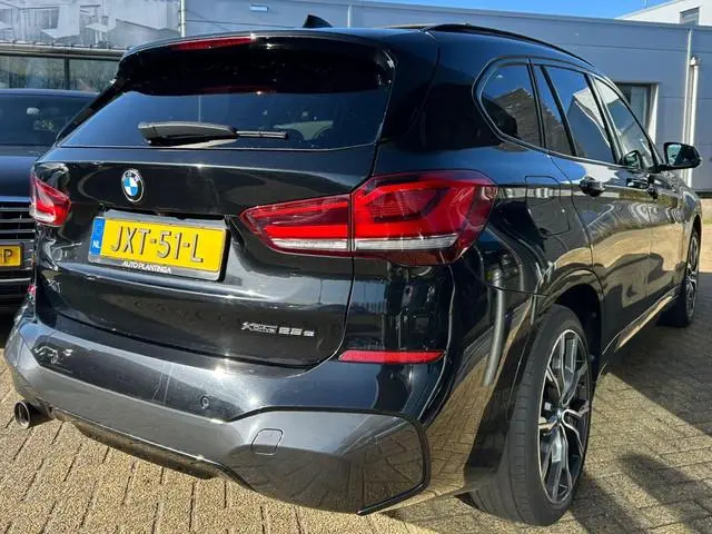 BMW X1 xDrive25e | PANO | 19" | HUD | H&K | 1ste Eigenaar | LED | FULL OPTION! | Dealer Onderhouden!