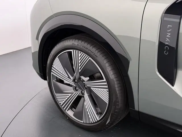 Lynk & Co 08