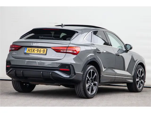 Audi Q3 Sportback 45 TFSI e Advanced Edition, S-Line int. , Pano, Camera 2021