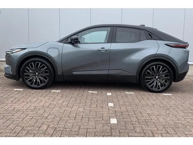 Toyota CHR +