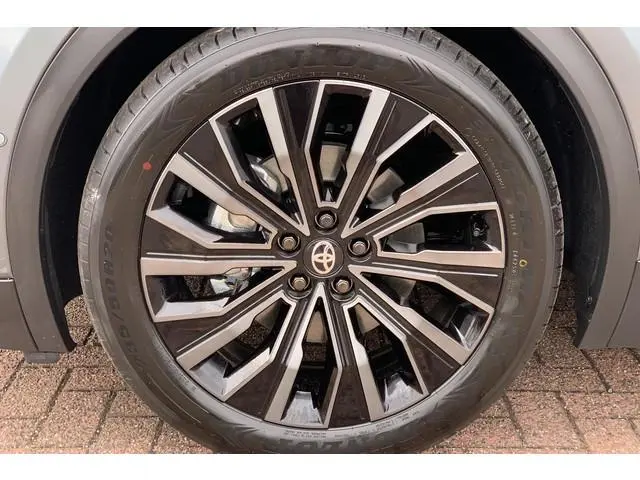 Toyota CHR +