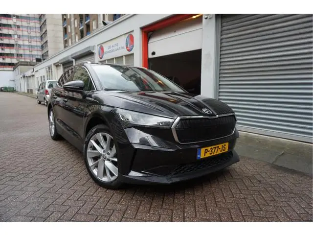 ŠKODA Enyaq iV 60 | NL Auto | 1ste eigenaar | Trekhaak |  Adaptive+Lane | Sfeer | 20inch | Leer/ sto...