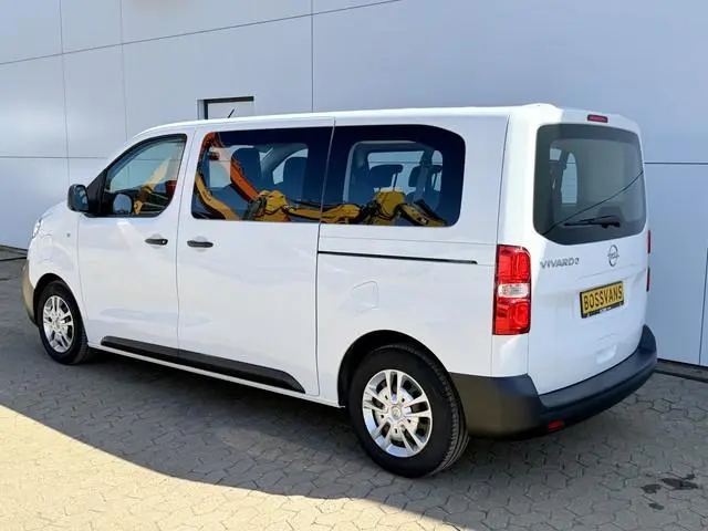 Opel e-Vivaro L2H1 75 kWh 136PK 9-persoons L2H1 330km WLTP 93,7% (SOH) Dubbele schuifdeuren Snellade...