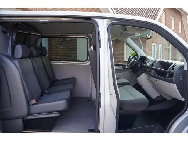 Volkswagen Transporter 2.0 TDI 150PK DSG L2H1 DUB/CAB Trekhaak 6-Zits