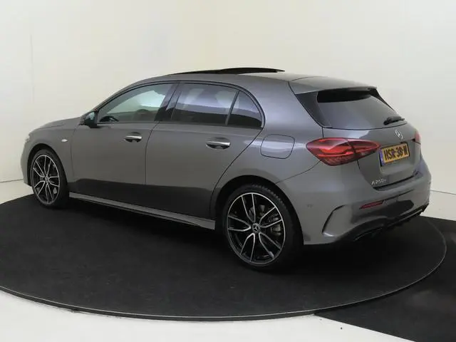 Mercedes-Benz A-klasse 250 e Business Solution AMG Panoramadak / Memorystoelen / 20 inch wielen