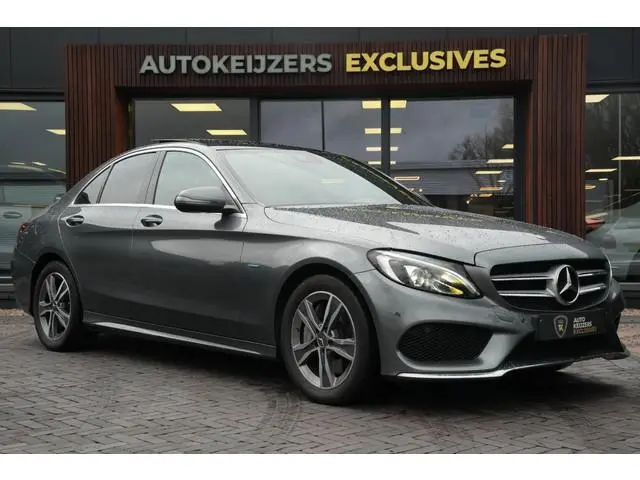 Mercedes-Benz C-klasse 350 e AMG Luchtvering Panoramadak Cruise Stoelverw. Leer