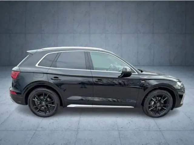 Audi Q5 55 TFSI e S edition Competition SLine|367PK|Headup|Luchtvering