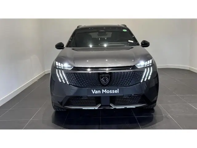 Peugeot e-5008