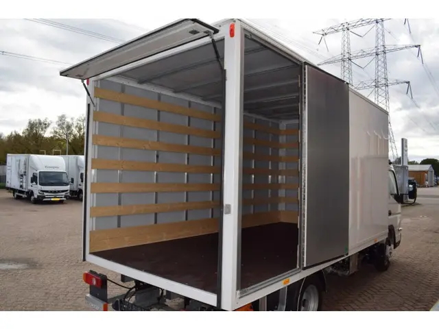 FUSO Canter