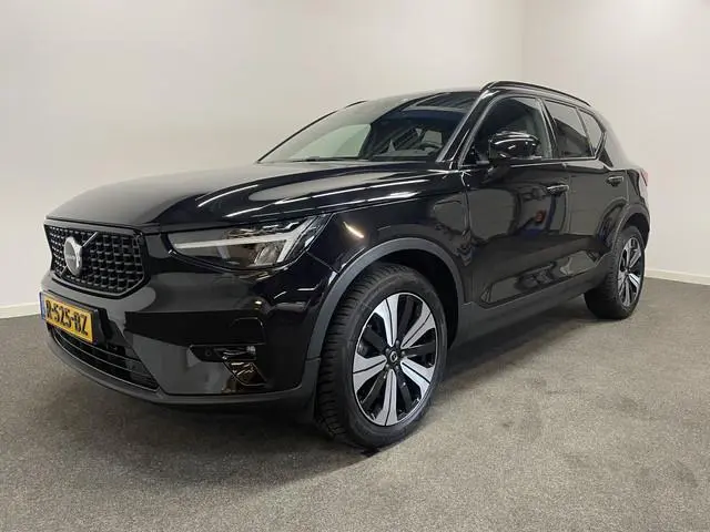 Volvo XC40 1.5 T4 Plug-in hybrid Ultimate Dark Trekhaak 1800kg/ Pano/ Adapt. Cruise/ Stoel en stuurv...