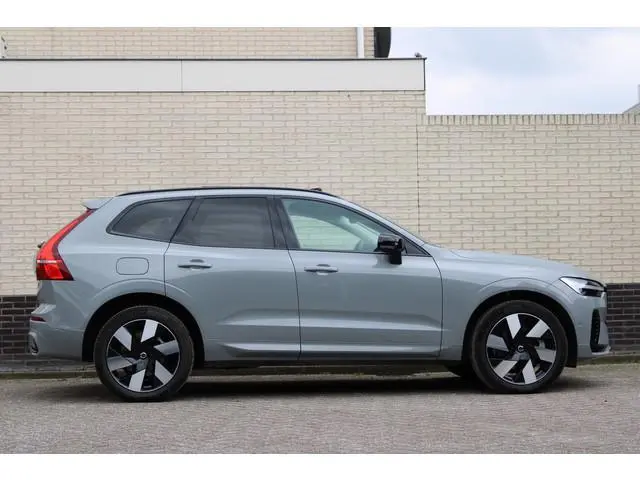 Volvo XC60 2.0 T8 Plug-in hybrid AWD Ultra Dark | Head-Up | Panoramadak | Leder | H&K | BLIS