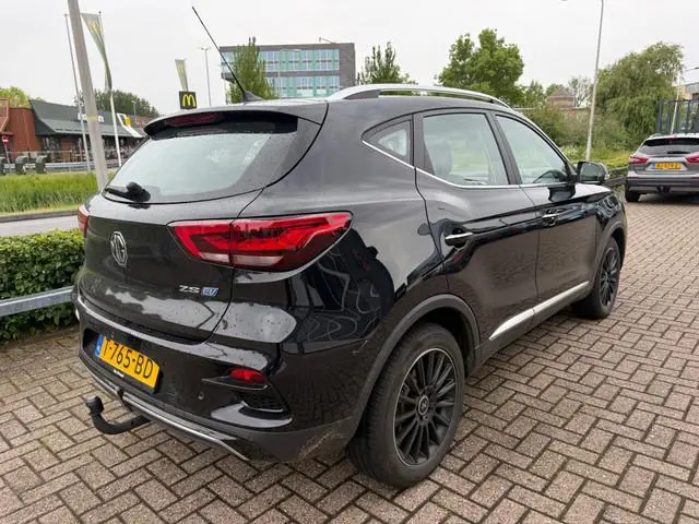 MG ZS EV