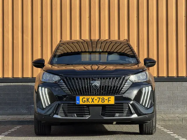 Peugeot 2008 1.2 PureTech 130 Allure | Automaat | 17'' lichtmetaal | Cruise control | Carplay | Andr...