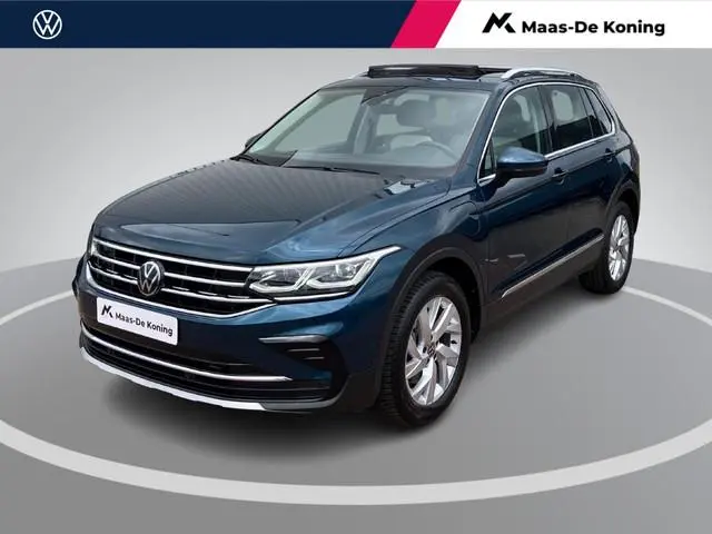 Volkswagen Tiguan 1.4TSIeHybrid 180kW/245PK Elegance · Panoramadak · Camera + Parkeersensoren · Appl...