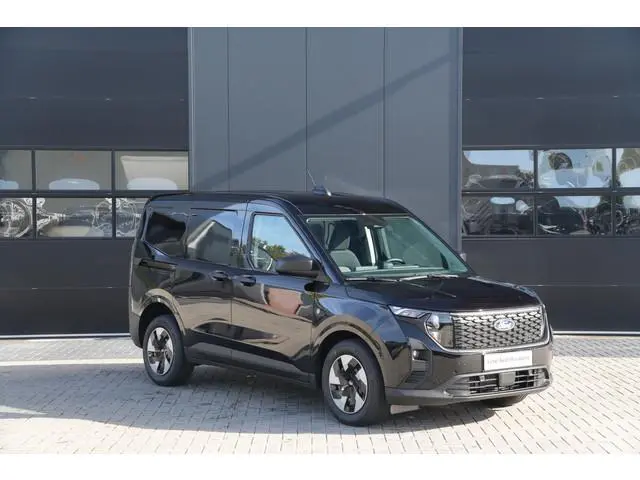 Ford E-Transit Courier Trend 46 kWh 136pk - Stoel/Stuurverwarming - Vloerplaat - Camera - Cruise - C...