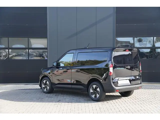 Ford E-Transit Courier