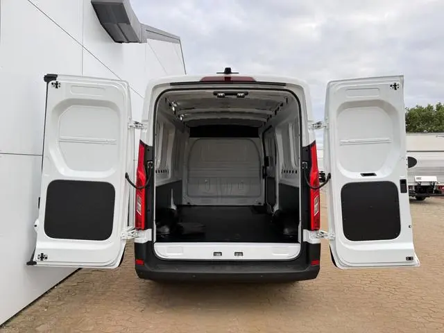 Maxus eDeliver9